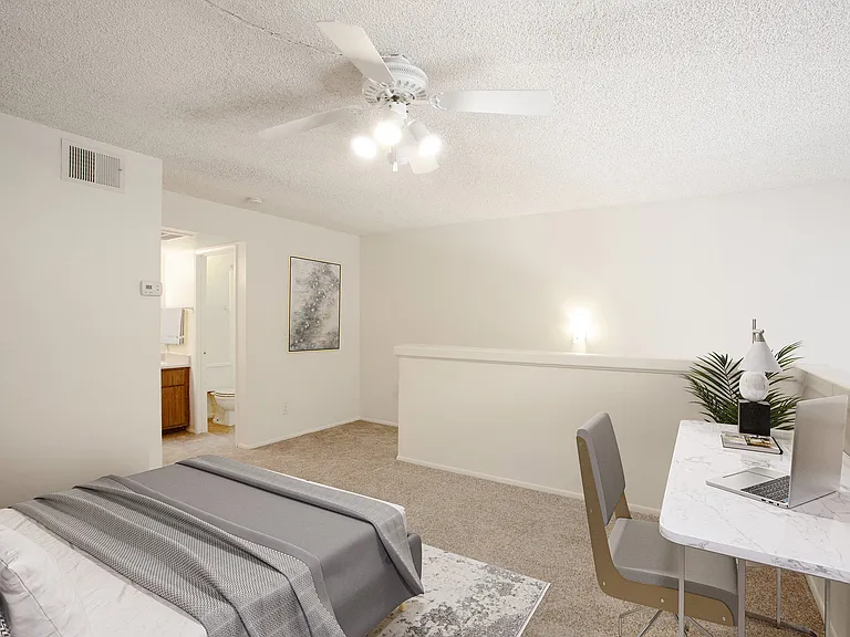 Townhomes on the Park Apartment Homes — Photo 15