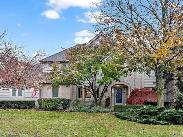 1247 Barton Way, Troy, MI 48098
