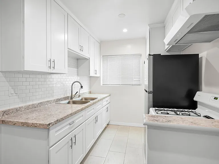 10204 Tujunga Canyon Blvd #2 — Photo 10