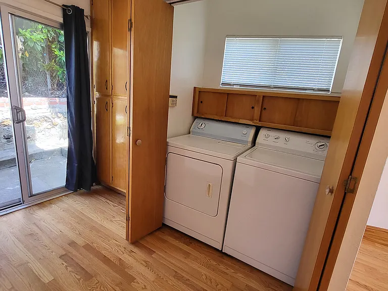 906 Balra Dr — Photo 14