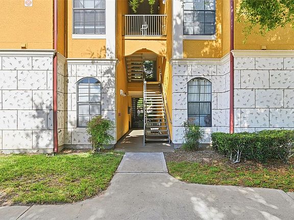 2nd image of 6169 Metrowest Blvd Unit 305