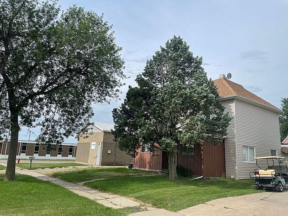 2nd image of 202 N Exene St