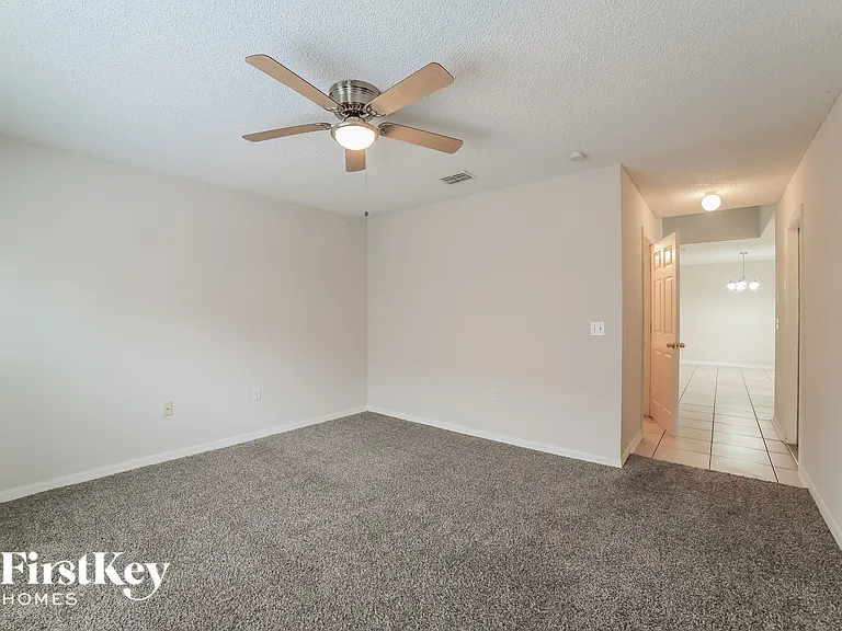 12742 Lake Vista Dr — Photo 3