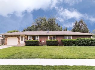 1379 Getzelman Dr, Elgin, IL 60123