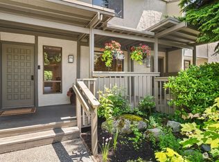 6566 Park Point Way NE #B206, Seattle, WA