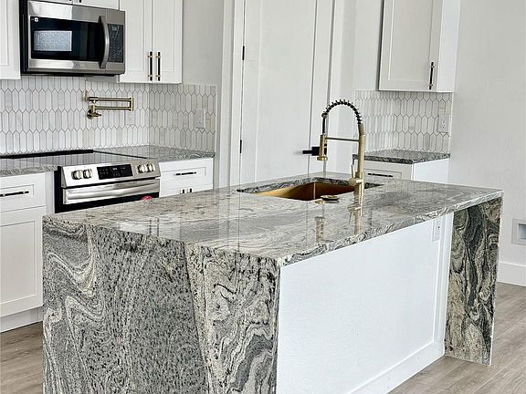 4th image of 43 Buckskin Dr