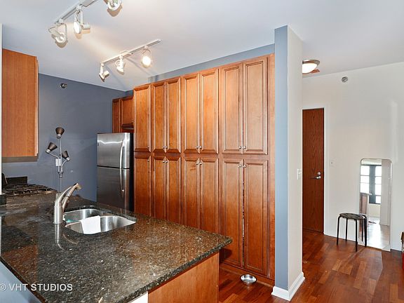 4th image of 1255 S State St Unit 1406