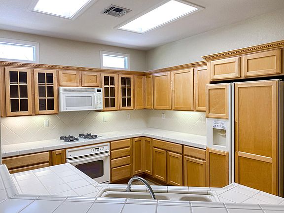 4th image of 2561 Woodacre Ln
