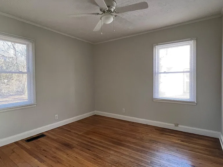471 Gift Ave SE — Photo 21