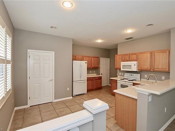 2nd image of 1055 Albany Ct #217