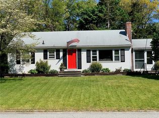 21 Farmland Rd, Warwick, RI 02889