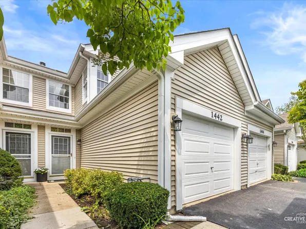 1442 Walnut Hill Ave, St Charles, IL 60174