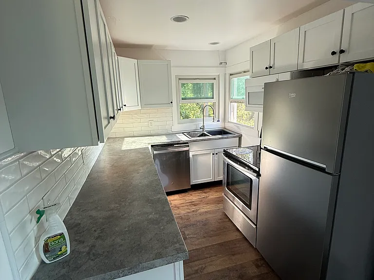 2208 Ramona Ave — Photo 8