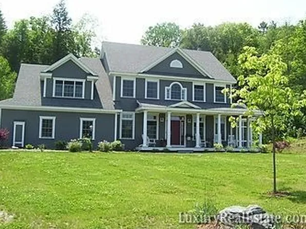 7 Purling Brooks Dr, Hanover, NH 03755