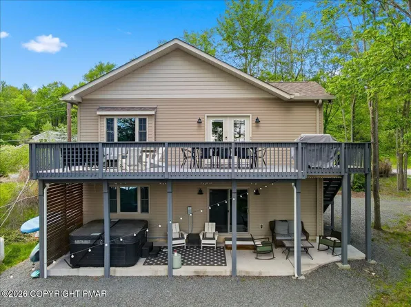204 Trout Creek Dr, Pocono Lake, PA 18347