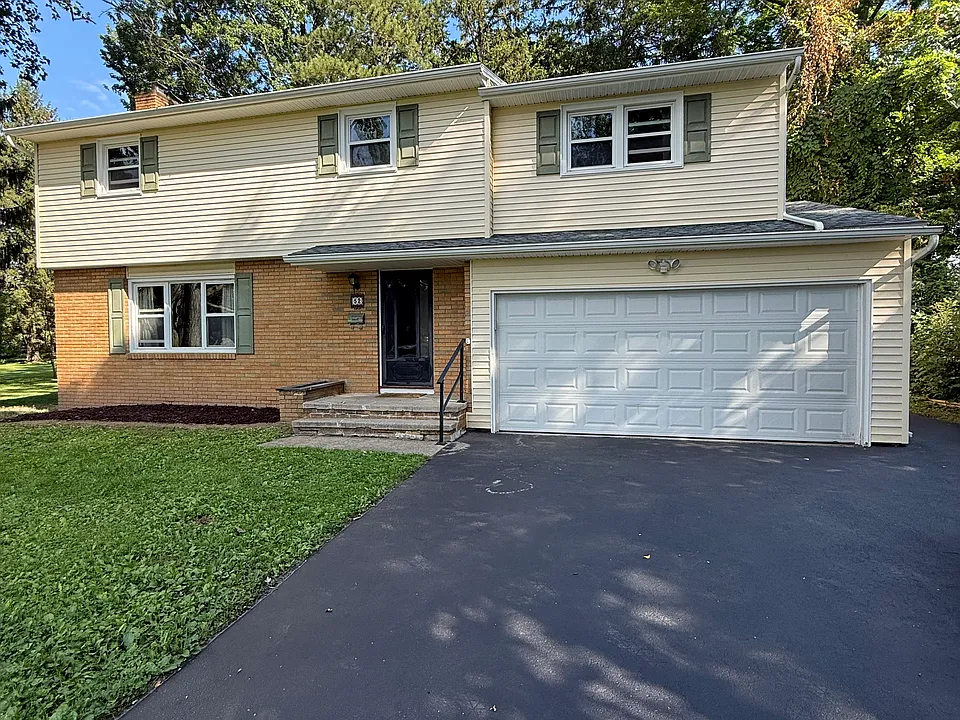 52 Royal Oak Dr