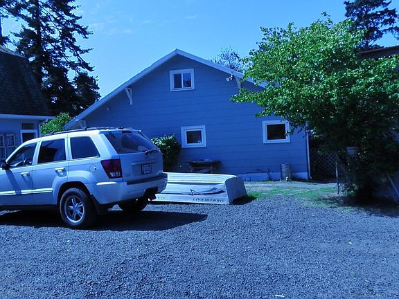 3rd image of 830 N 1st St