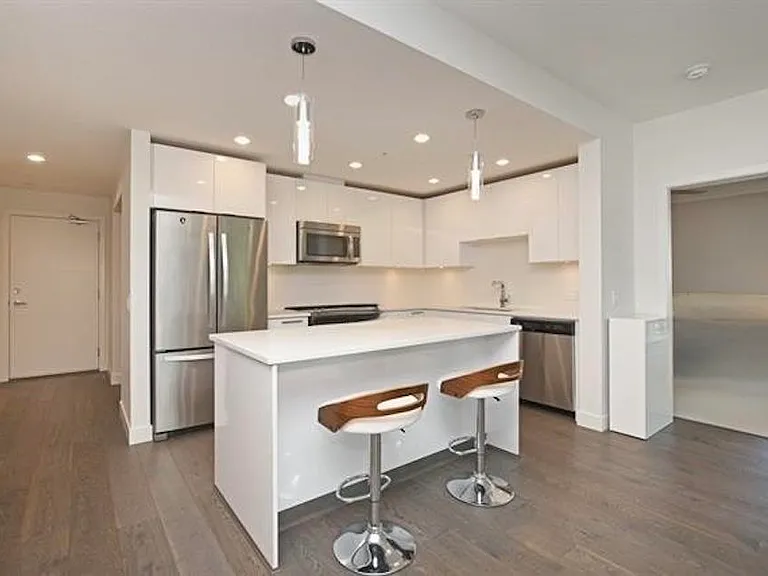 723 W 3rd St #525 — Photo 7