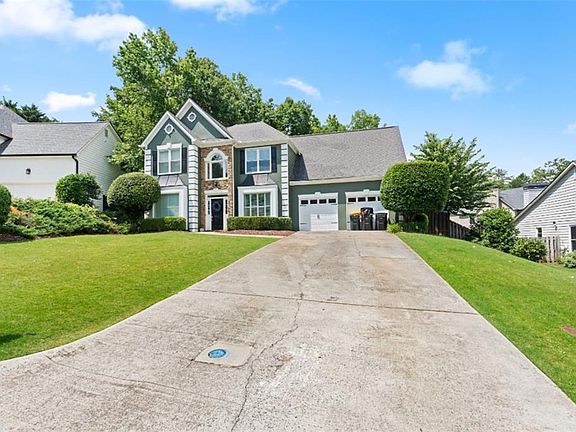 2nd image of 530 Camber Woods Dr