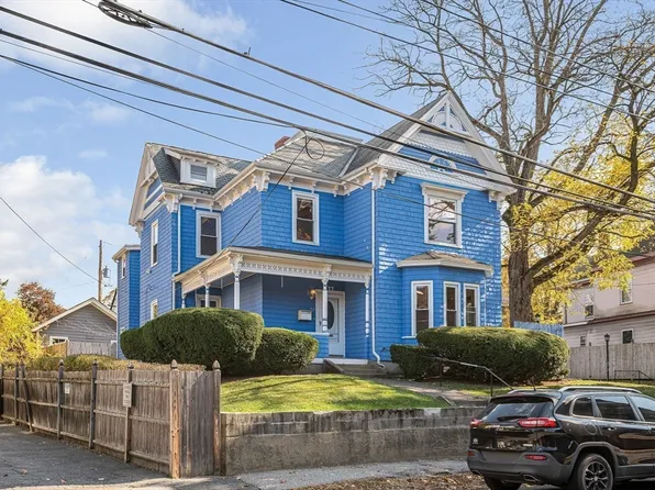 77 Rowe St, Melrose, MA 02176