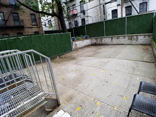 Rented by Tapiro Realty | media 2