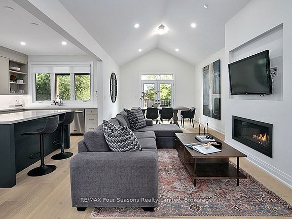 5th image of 91 Summer View Ave