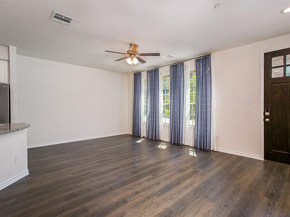 4th image of 2435 Klamath Dr
