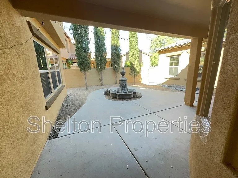 20877 W Court St — Photo 20