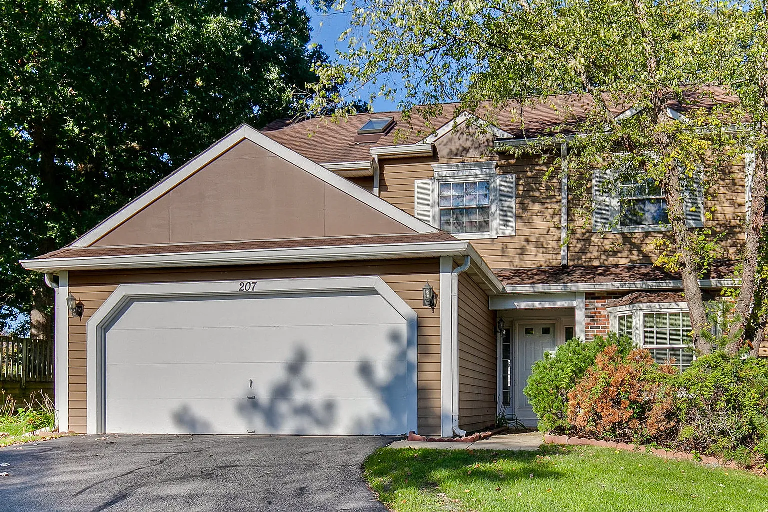 207 Ascot Ln photo 1