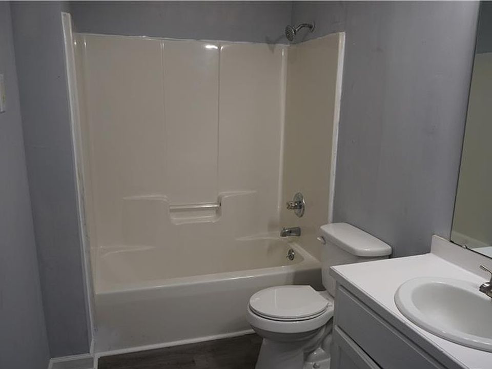 2nd image of 1801 Perfection Ave