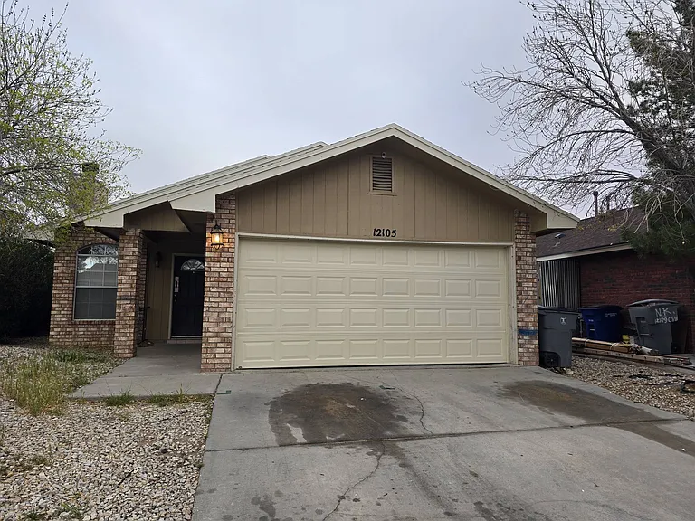 12105 Castle View Way — Photo 1
