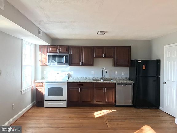 2nd image of 3701 McLean Ave #3703
