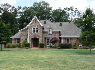 1010 Old Hearthstone Cir E, Collierville, TN 38017
