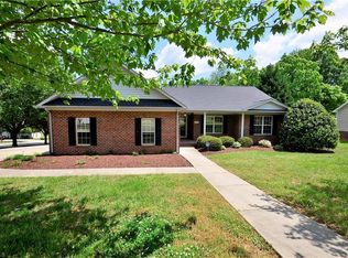 3872 Tanyard Mill Ct, High Point, NC 27265