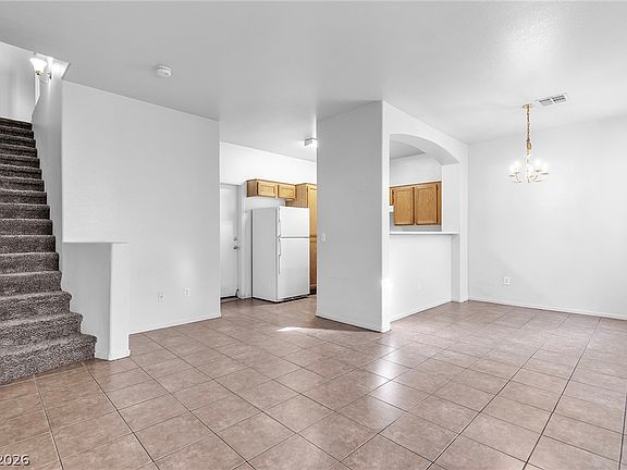 3rd image of 1109 Dusty Creek St