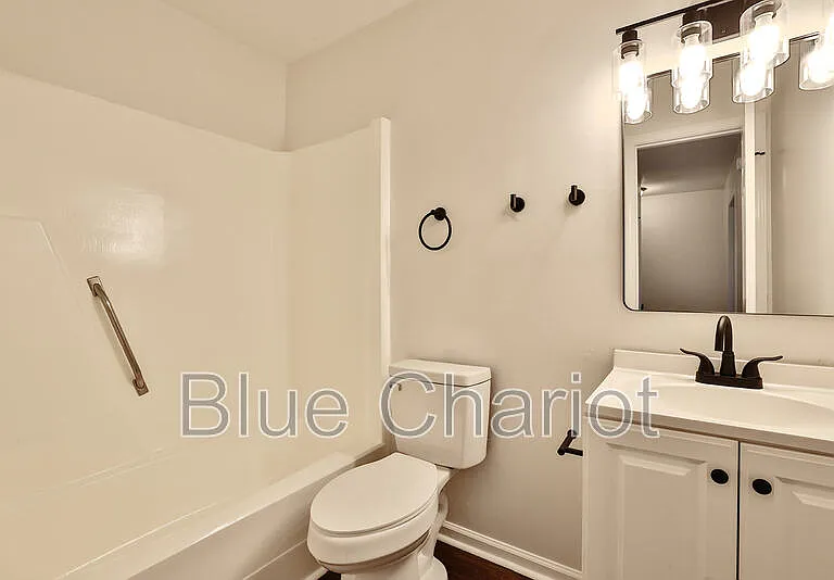1000 Fargo St #E3 — Photo 19