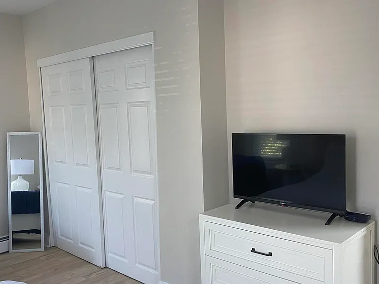 1719 Beverly Ave #FRONT — Photo 13