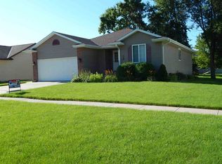 1304 E Maple Ave, Norfolk, NE 68701