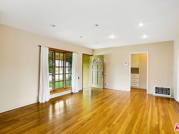 5th image of 2827 Shadowlawn Ave