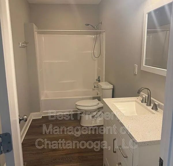 5325 Lee Ave — Photo 6