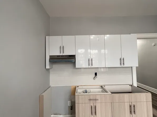 122 Corbin Ave, Jersey City, NJ