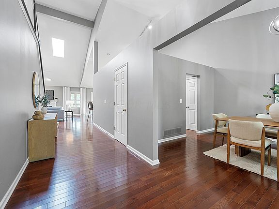 4th image of 3040 Willow Springs Ct