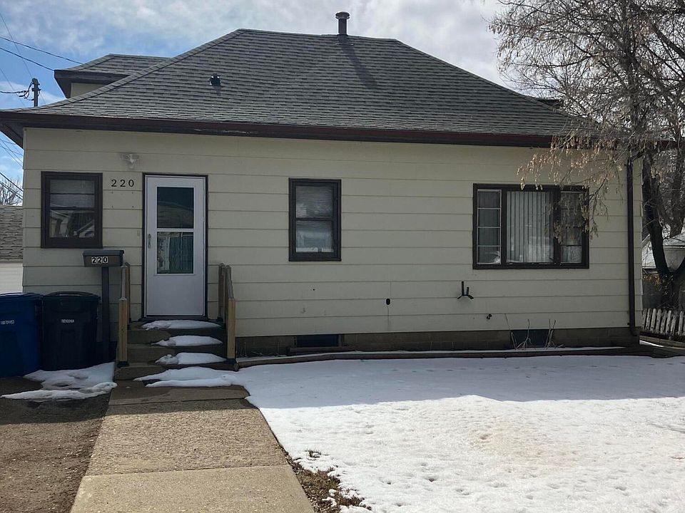 1st image of 220 5th St E