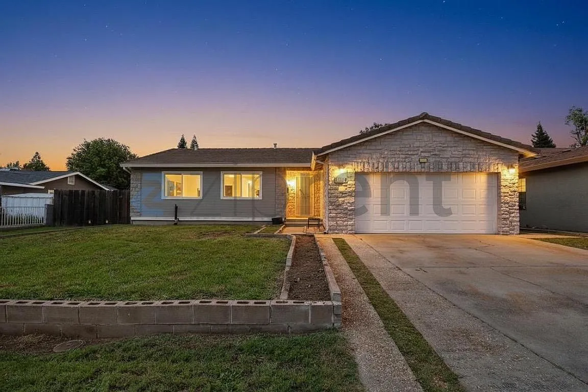 Building Photo - 2307 N Cirby Way