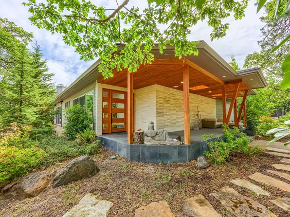 1988 Old Siskiyou Highway, Ashland, OR 97520