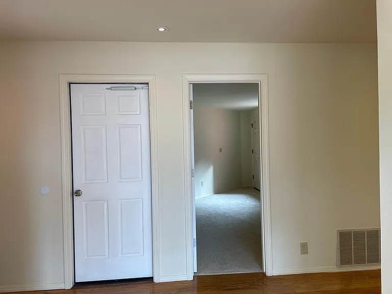 Chelsea Ln — Photo 9