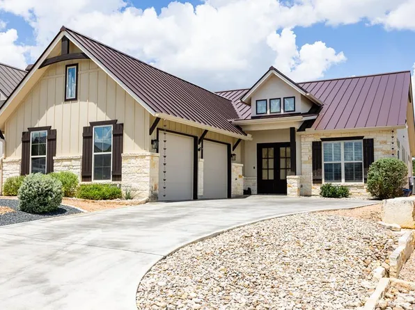 1011 Comanche Hls, Kerrville, TX 78028