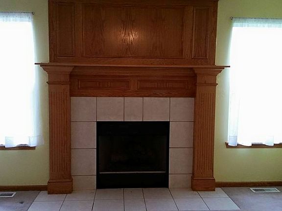 4th image of 972 Chadwick Ln