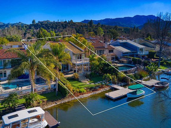 3rd image of 3835 Mainsail Cir