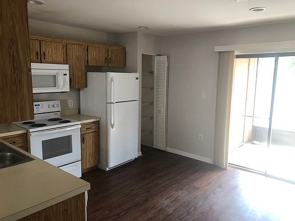 3rd image of 663 Royalty Ct